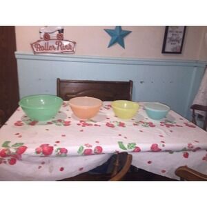 Vintage Tupperware Wonderlier‎ Bowls